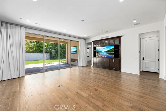 Detail Gallery Image 6 of 51 For 62 Holmes Pl, Tustin,  CA 92782 - 5 Beds | 4/1 Baths