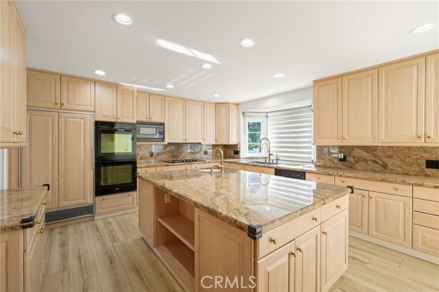 Detail Gallery Image 16 of 52 For 20171 Allentown, Woodland Hills,  CA 91364 - 3 Beds | 4 Baths