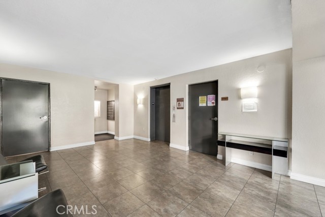 Detail Gallery Image 19 of 28 For 5500 Owensmouth Ave #128,  Woodland Hills,  CA 91367 - 2 Beds | 2 Baths
