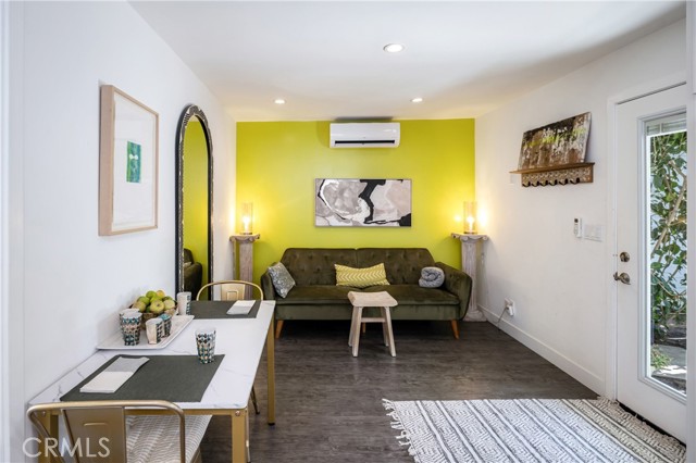 Detail Gallery Image 25 of 40 For 2317 Walgrove, Los Angeles,  CA 90066 - 4 Beds | 3 Baths