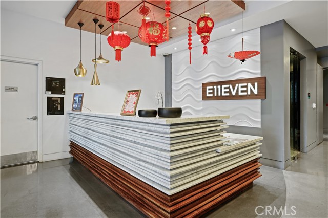 1111 S Grand Avenue, Los Angeles CA: https://media.crmls.org/medias/c640e3e2-dac5-43c0-99bd-bf158e683b1e.jpg