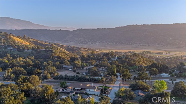 Detail Gallery Image 34 of 63 For 24401 Serra Pl, Tehachapi,  CA 93561 - 4 Beds | 3/1 Baths