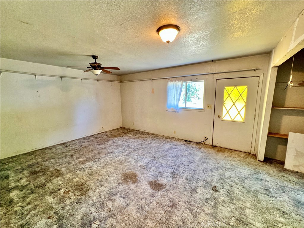 https://media.crmls.org/medias/c6416d1a-b32d-4f96-87c8-b78314a0da26.jpg?preset=X-Large