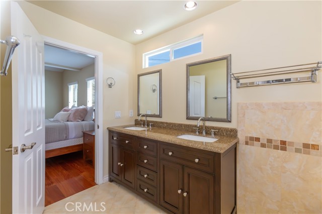 Primary Bathroom to bedroom