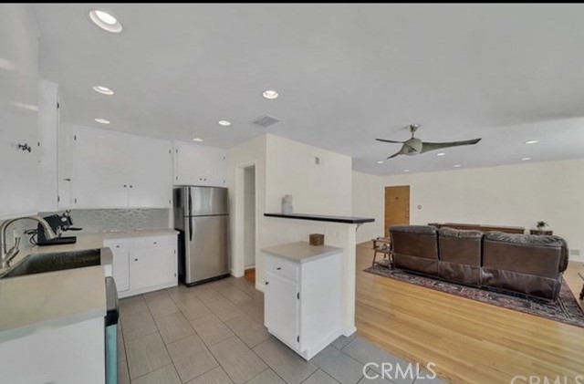 Detail Gallery Image 3 of 5 For 1174 E Ocean Bld #7,  Long Beach,  CA 90802 - 2 Beds | 1 Baths