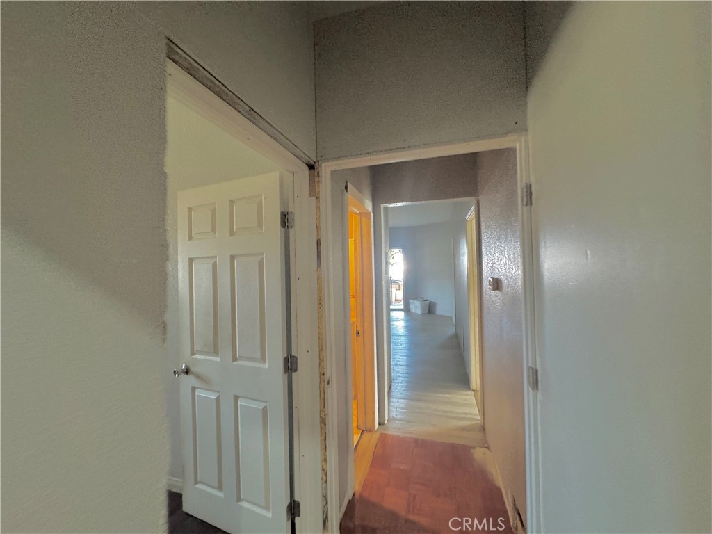 https://media.crmls.org/medias/c642d76e-1220-454a-a265-06fa63a7d247.jpg?preset=X-Large