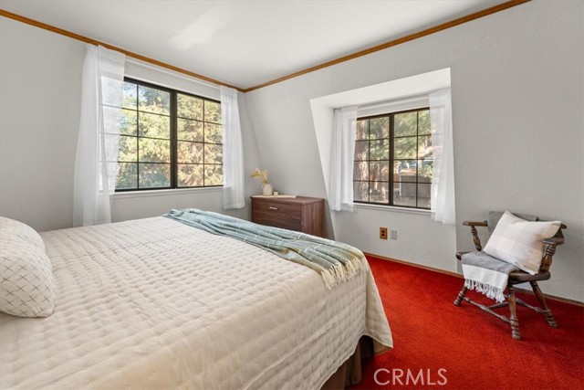 755 Holmes Lane, Sugarloaf CA: https://media.crmls.org/medias/c643a685-c675-4190-a226-4b32ba8b475f.jpg