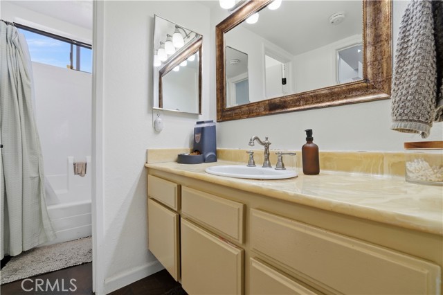 Detail Gallery Image 14 of 29 For 2123 Temple, Signal Hill,  CA 90755 - 2 Beds | 2/1 Baths