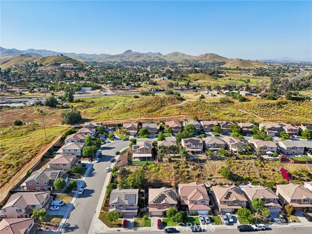 Detail Gallery Image 25 of 45 For 53196 Iceberg St, Lake Elsinore,  CA 92532 - 5 Beds | 2/1 Baths