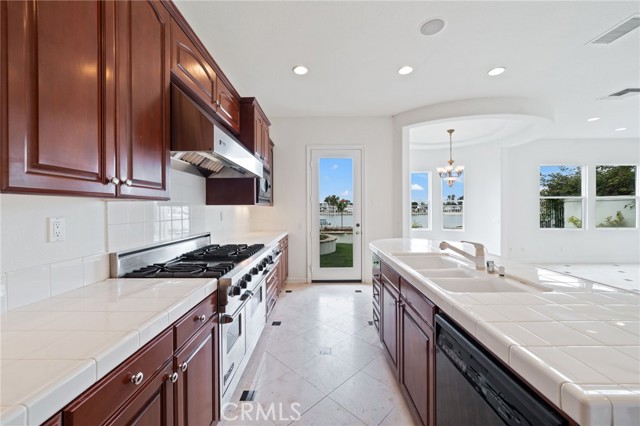 5972 Spinnaker Bay Drive, Long Beach CA: https://media.crmls.org/medias/c6444ee9-da2b-4031-8d19-f61142141cb1.jpg