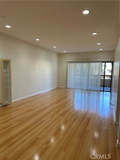 Detail Gallery Image 4 of 11 For 941 W Carson St #206,  Torrance,  CA 90502 - 2 Beds | 2 Baths