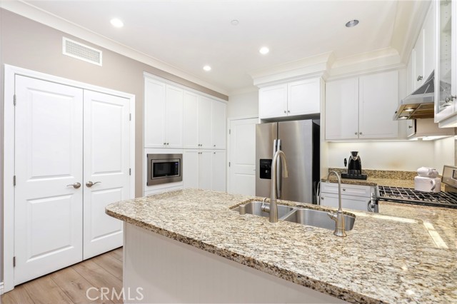 Detail Gallery Image 13 of 29 For 59 Kempton, Irvine,  CA 92620 - 2 Beds | 1/1 Baths