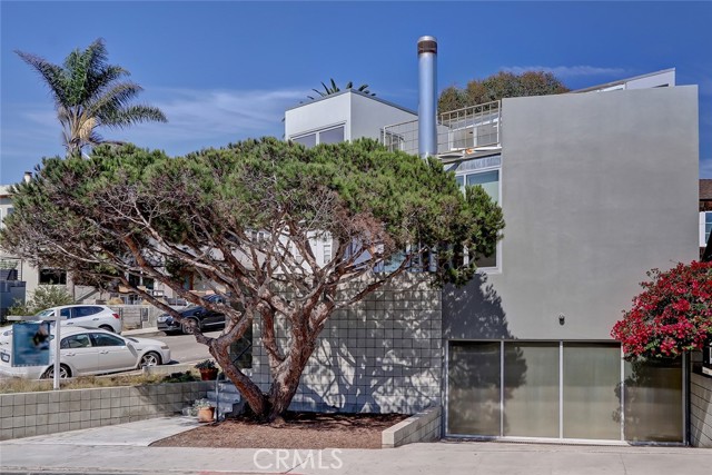 2318 Manhattan Avenue, Hermosa Beach, California 90254, 2 Bedrooms Bedrooms, ,2 BathroomsBathrooms,Residential,Sold,Manhattan,SB21195212