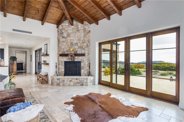 1620 Luse Tank Road, Topanga CA: https://media.crmls.org/medias/c6478dc3-5cbc-4e1a-a2f5-90c2c45d97ba.jpg
