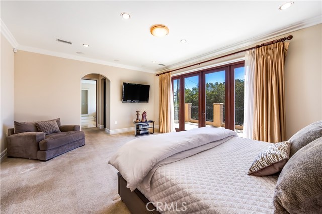 Detail Gallery Image 32 of 52 For 12530 Collins St, Valley Glen,  CA 91607 - 6 Beds | 5/1 Baths