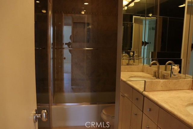 2385 Roscomare Road, Bel Air CA: https://media.crmls.org/medias/c6482b6f-8dc7-40e7-9717-22849ae94646.jpg