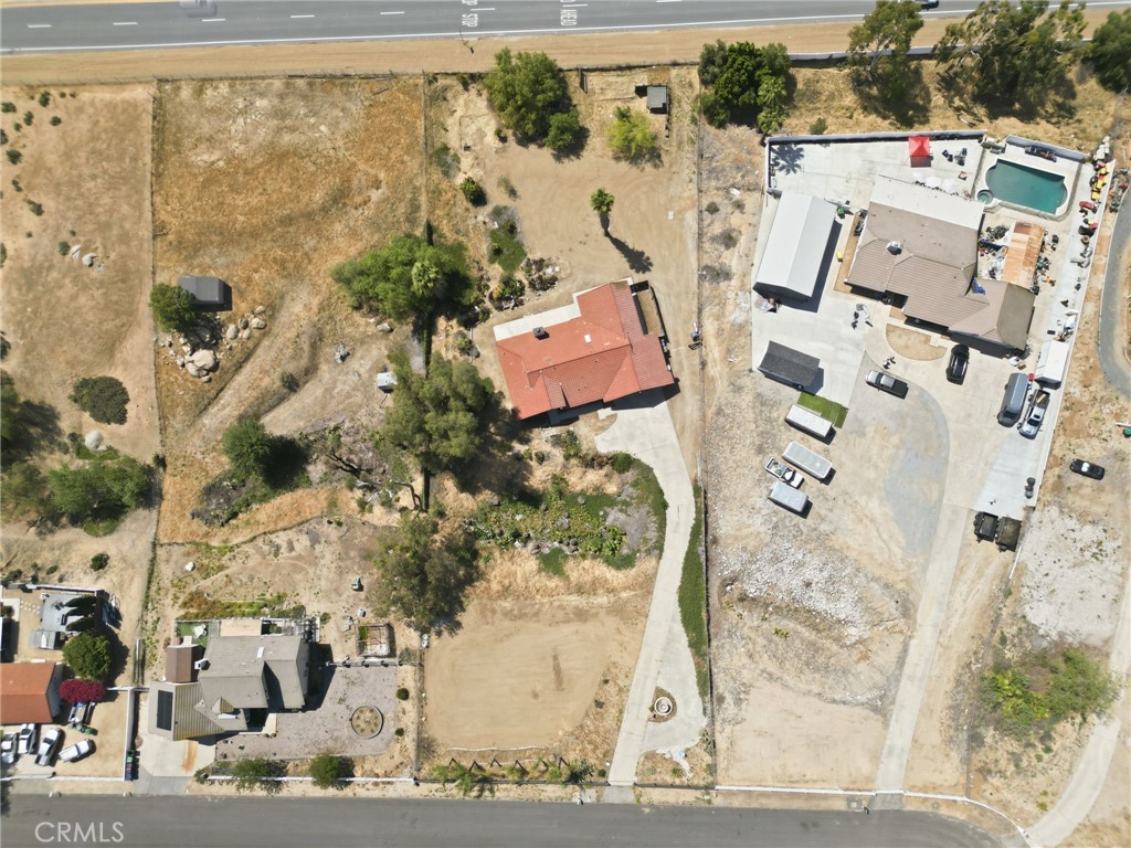 https://media.crmls.org/medias/c64879e9-d806-4196-b1e6-de02389fbe04.jpg?preset=X-Large