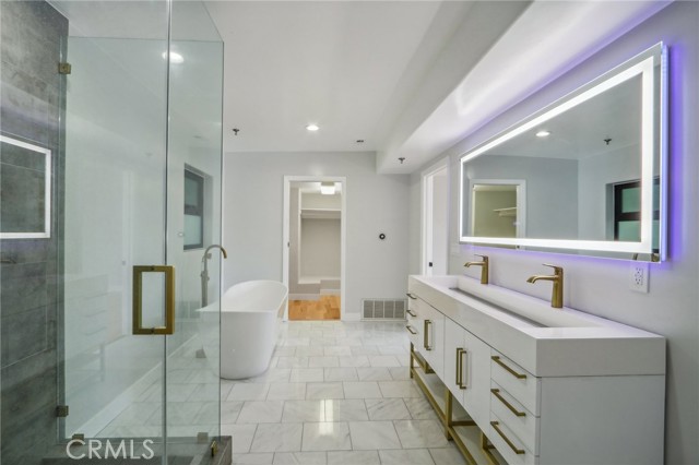 Detail Gallery Image 38 of 56 For 3600 Multiview Dr, Los Angeles,  CA 90068 - 3 Beds | 2 Baths