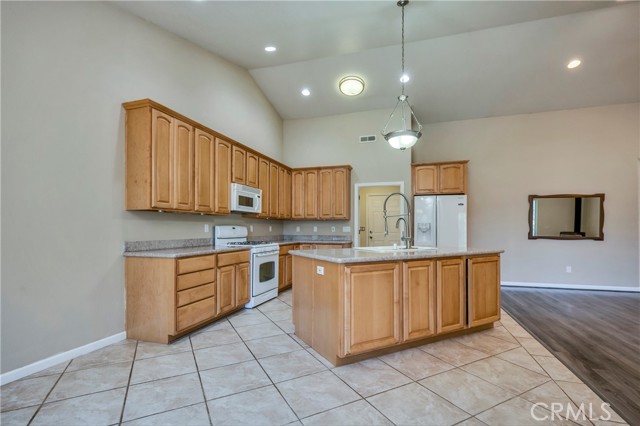 Detail Gallery Image 9 of 24 For 18411 Kentwood Pl, Hidden Valley Lake,  CA 95467 - 3 Beds | 2 Baths