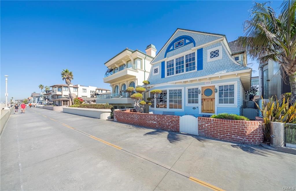 Detail Gallery Image 32 of 37 For 2028 the Strand, Hermosa Beach,  CA 90254 - 4 Beds | 3/1 Baths