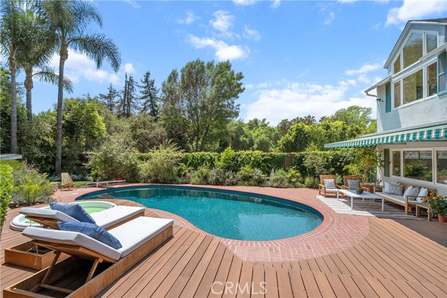 11818 Laurel Hills Road, Studio City CA: https://media.crmls.org/medias/c649a7ad-e995-446e-a9de-39757570dc73.jpg