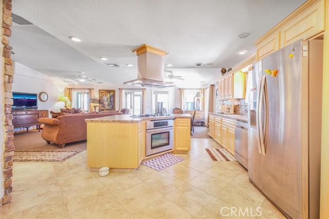 61975 La Brisa Drive, Joshua Tree CA: https://media.crmls.org/medias/c649ad7e-8e56-4561-8128-34db40baa7f2.jpg