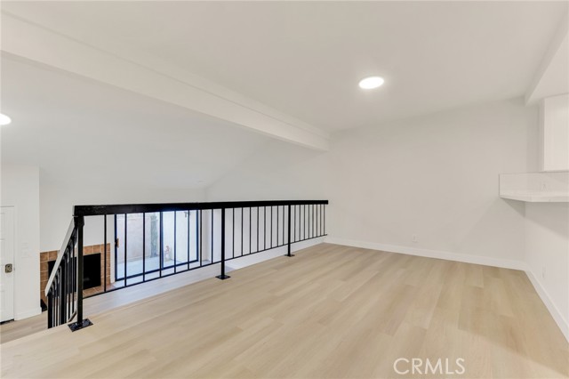 Detail Gallery Image 9 of 41 For 18423 Collins St a,  Tarzana,  CA 91356 - 2 Beds | 1/1 Baths