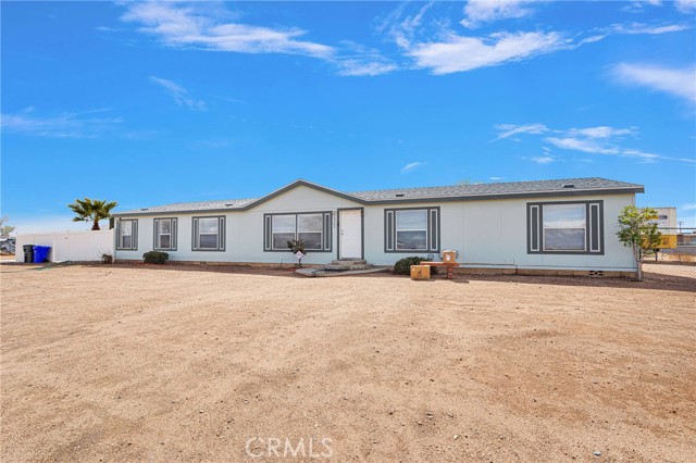 Detail Gallery Image 4 of 51 For 13365 Aster Rd, Victorville,  CA 92392 - 4 Beds | 2 Baths