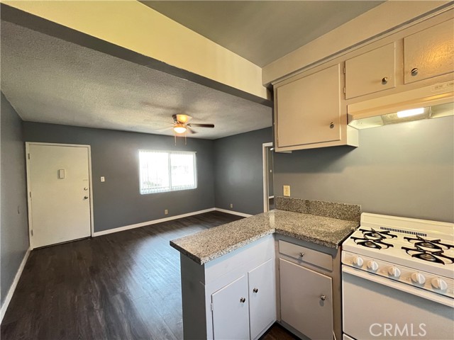 Detail Gallery Image 6 of 11 For 4750 W Broadway #M,  Hawthorne,  CA 90250 - 0 Beds | 1 Baths