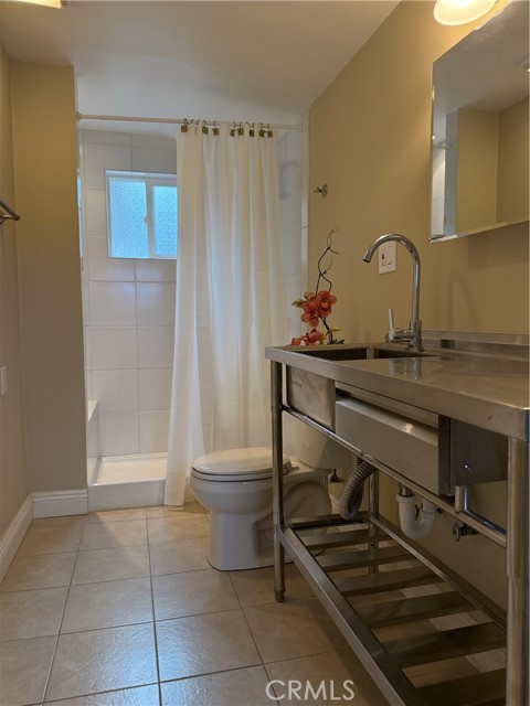 25222 Tasman Road, Laguna Hills CA: https://media.crmls.org/medias/c64a3932-c8d7-4156-86e5-23f93b179c43.jpg