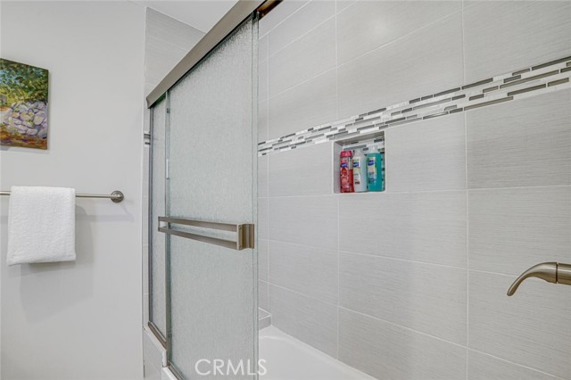Detail Gallery Image 16 of 38 For 1301 S Hudson Ave, Los Angeles,  CA 90019 - 2 Beds | 2 Baths