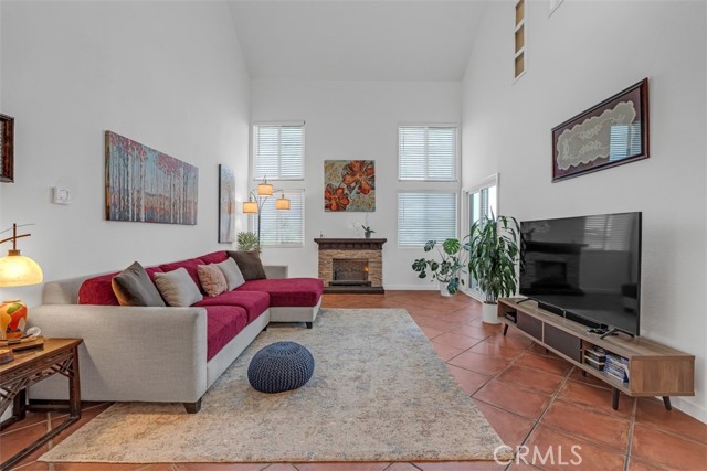 Detail Gallery Image 13 of 50 For 18645 Hatteras St #230,  Tarzana,  CA 91356 - 3 Beds | 2 Baths