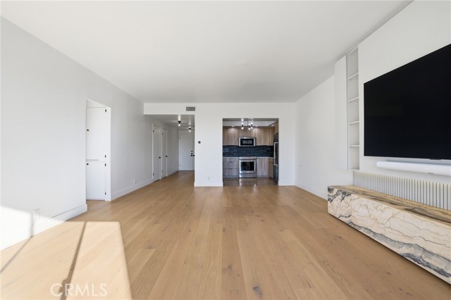 Detail Gallery Image 10 of 37 For 321 S San Vicente Bld #604,  Los Angeles,  CA 90048 - 2 Beds | 2 Baths