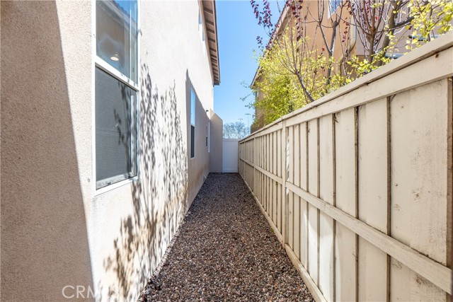 Detail Gallery Image 14 of 38 For 165 Kensington Park, Irvine,  CA 92606 - 4 Beds | 3/1 Baths