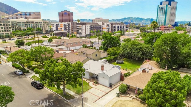 Detail Gallery Image 1 of 1 For 223 N California St, Burbank,  CA 91505 - 2 Beds | 1 Baths