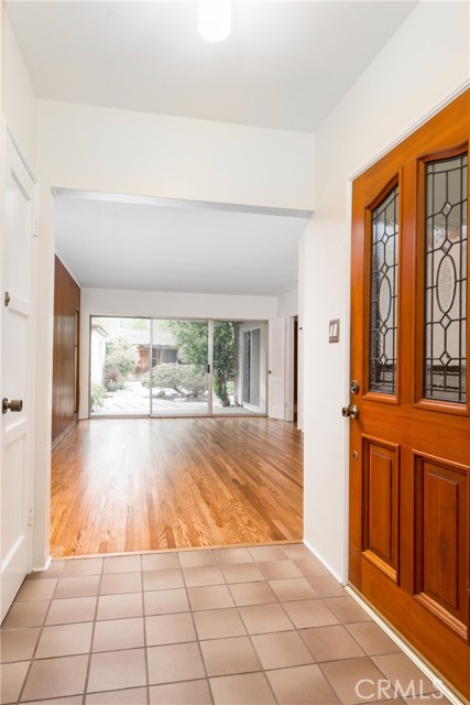 Detail Gallery Image 6 of 33 For 1717 Riverside Dr, Glendale,  CA 91201 - 2 Beds | 1 Baths