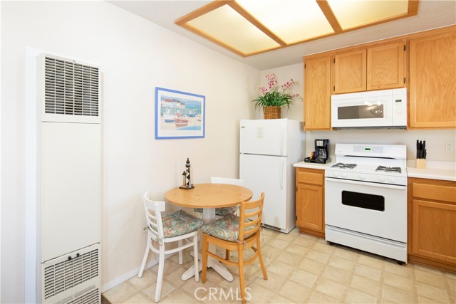 Detail Gallery Image 8 of 20 For 444 Pier Ave #8,  Oceano,  CA 93445 - 1 Beds | 1 Baths