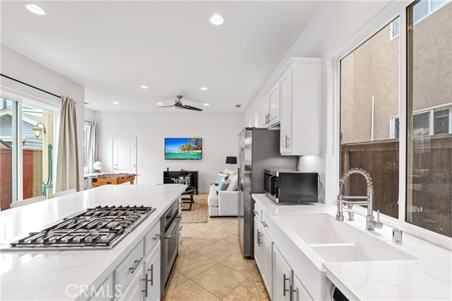 Detail Gallery Image 13 of 46 For 513 Pecan Ave, Huntington Beach,  CA 92648 - 3 Beds | 3/1 Baths