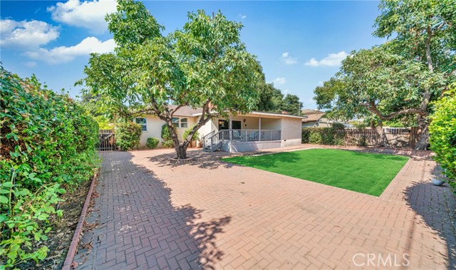 552 E Mountain View Avenue, Glendora CA: https://media.crmls.org/medias/c64da9e7-4030-4c79-8a88-c2a641b937ef.jpg