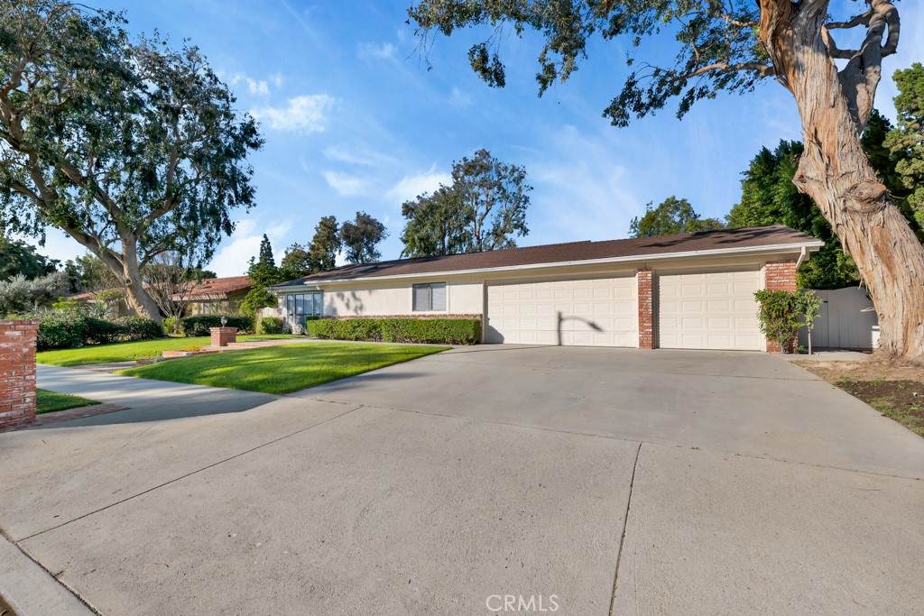 9201 Paso Robles Avenue