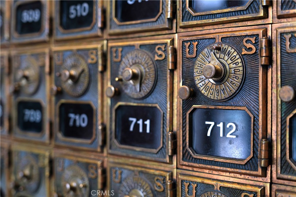 https://media.crmls.org/medias/c64e2040-44bc-4879-a5f7-23d7350b6651.jpg?preset=X-Large