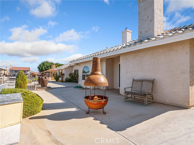 14526 Galleon Lane, Helendale CA: https://media.crmls.org/medias/c64e48cf-d6e1-49aa-9fcc-c10449e1a652.jpg