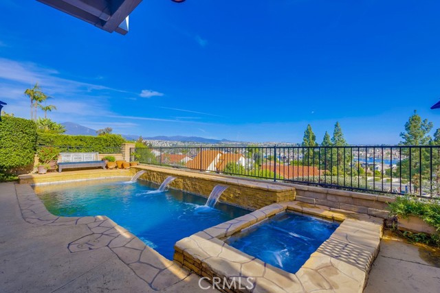 22862 Caseda Mission Viejo, California 22862 Caseda