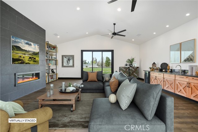 Detail Gallery Image 16 of 68 For 17370 Rodeo Rd, Lake Elsinore,  CA 92530 - 4 Beds | 3/1 Baths