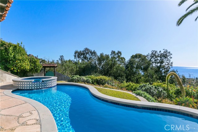 802 Rembrandt Drive, Laguna Beach CA: https://media.crmls.org/medias/c64f4f23-03df-4d3a-b4d8-da3171d15f3e.jpg