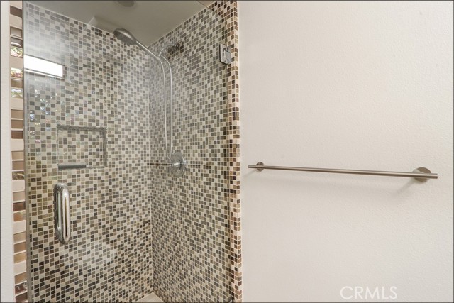 12 Stoneglen, Aliso Viejo CA: https://media.crmls.org/medias/c64fd4e7-b390-4840-bbdc-3501d34c3186.jpg