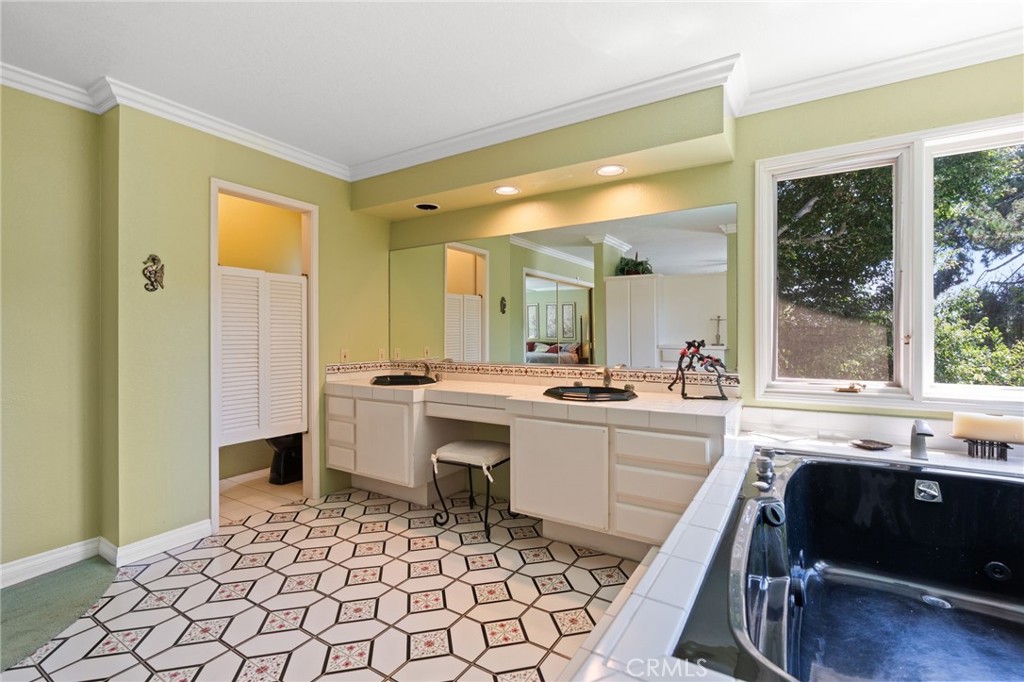 MLS #OC25155618 img 25