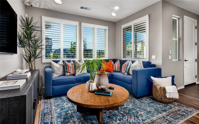 Detail Gallery Image 4 of 36 For 4192 S S. Limecrest Paseo #39,  Ontario,  CA 91761 - 3 Beds | 2/1 Baths