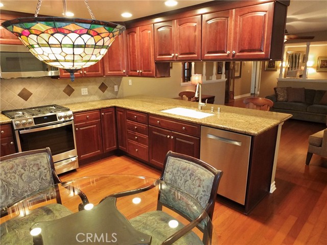 Detail Gallery Image 7 of 25 For 1819 Cambridge, Placentia,  CA 92870 - 3 Beds | 2 Baths