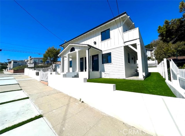 624 W 38th Street, San Pedro CA: https://media.crmls.org/medias/c6525840-d24b-428b-98d3-b3b0688a2e7a.jpg